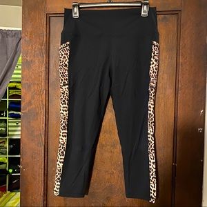 ZYIA Leopard Pocket Brilliant Hi-Rise Capri 20”